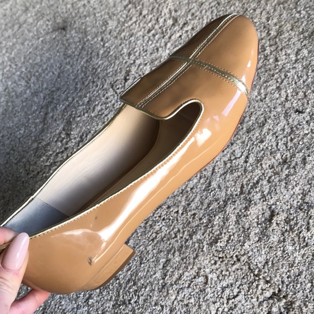 Vince Camuto Tan Patent loafers - Picture 6 of 7